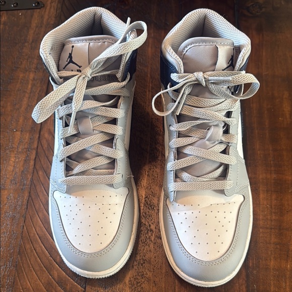 Youth Kids NIKE Navy, Gray & White Sneakers - Picture 3 of 8